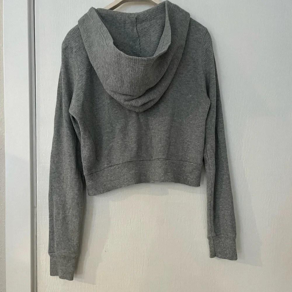 Aritzia Tna Heather Dover Gray Waffle Zip Hoodie Cropped XS - Picture 5 of 6